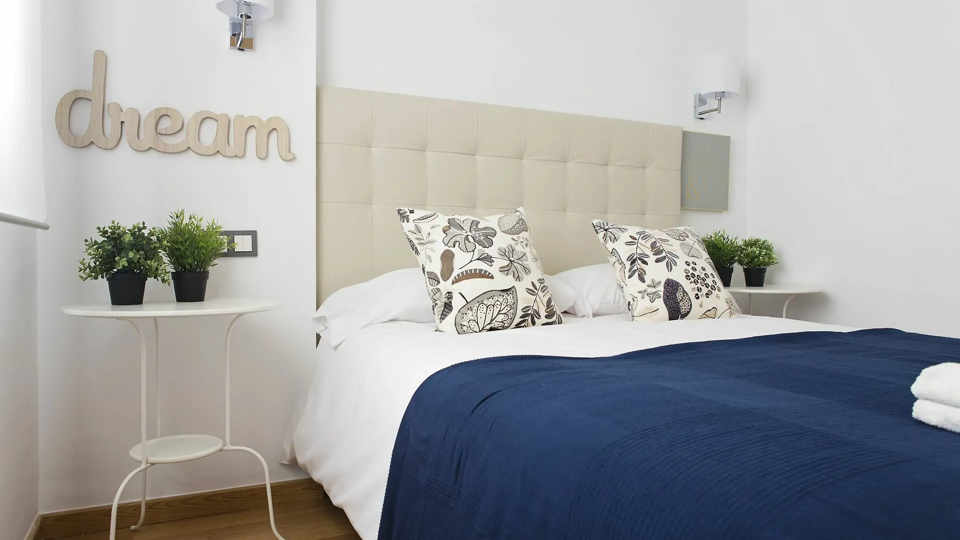 Apartment Suncity Apartamentos Refino Con Piscina Malaga Spain