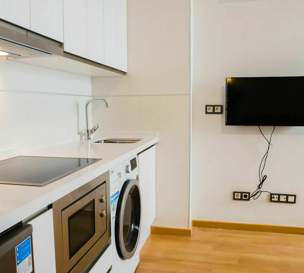 Suncity Apartamentos Refino Con Piscina Malaga Spain