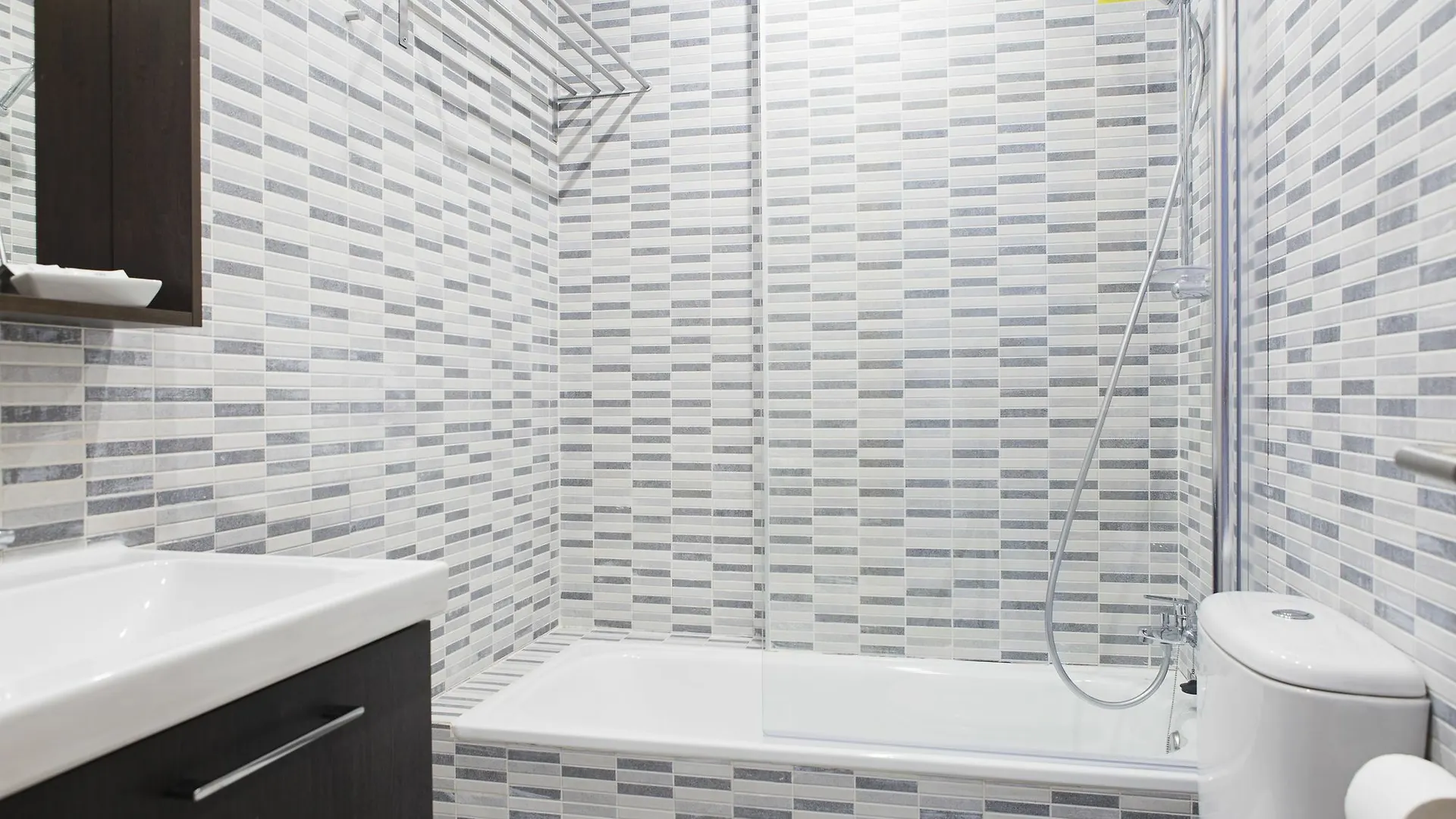 Suncity Apartamentos Refino Con Piscina Malaga